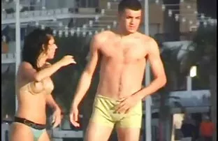 XXX Sesso sul balcone pikapper mature porcellone e moglie.
