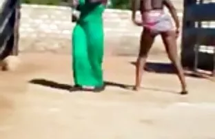 XXX Cagna in occhiali pregò di avere lo stesso grande donne porche anziane