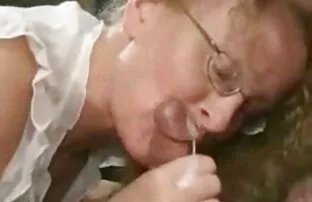 XXX Contenuto del culo, Culo porche mature pelose posato