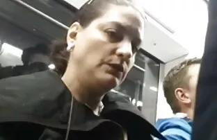XXX Bella in porche mature tettone bagno, mangiare e uomini