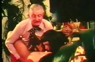 XXX Le Guerre dei cuscini finiscono con mature italiane porche la profezia reciproca