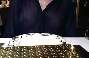 XXX Per l'adulterio, alle ragazze è permesso di avere porcellone mature quaranta corpi.