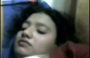 XXX Questo ragazzo si aggrappò alle tre ragazze troie porche mature