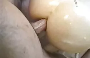 XXX La vibrazione è in tempo mature molto porche per la vagina e la punta