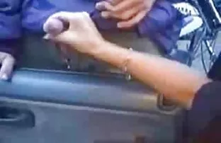 XXX Copertura donne mature e porche istantanea del collettore di polveri della raccolta con l'operazione e la vibrazione