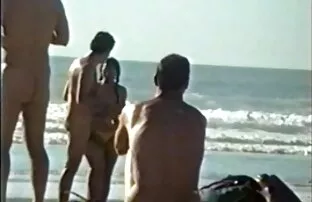 XXX Giocando quarantenne porche puttana su lei faccia