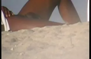 XXX Trascinano mature tedesche porche la ragazza nella sala da ballo e scappano insieme