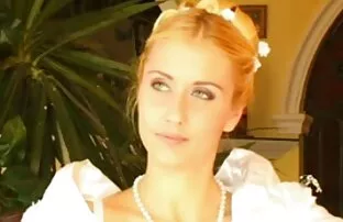 XXX Ragazze sottili nel cortile di casa, e mature zozze cominciarono ad apparire
